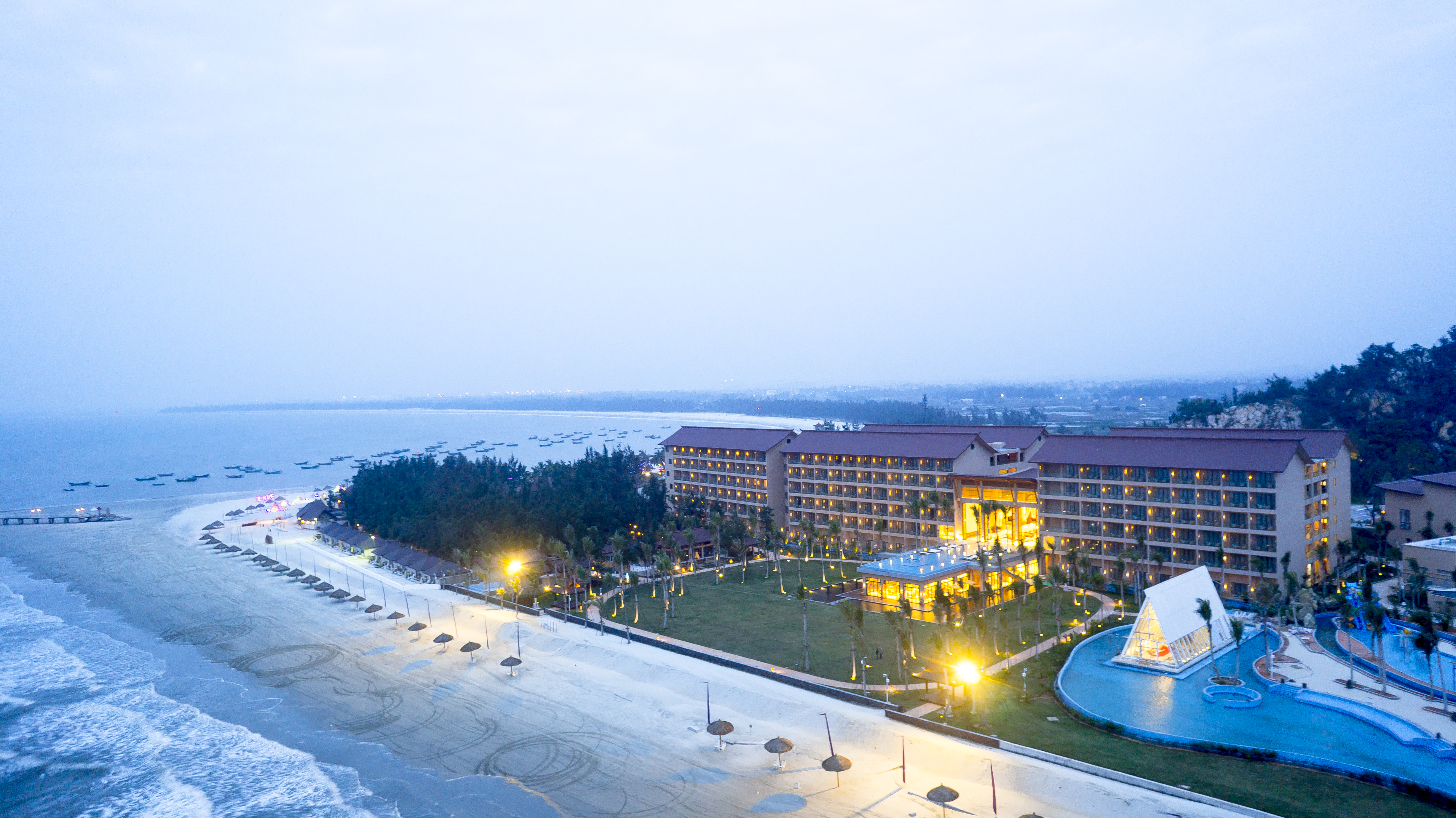3 宛如童话世界的浪漫海岸（市旅游局供稿）.jpg